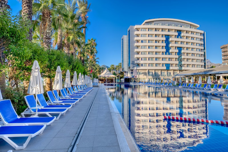 Porto Bello Hotel Resort & Spa