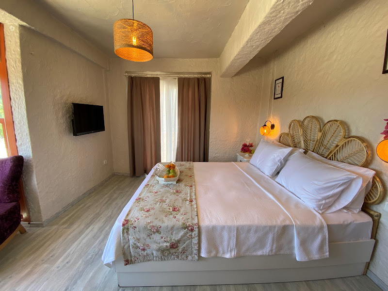 Naz Konak Alaçatı Havuzlu Otel