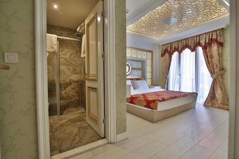 Queens Land Istanbul