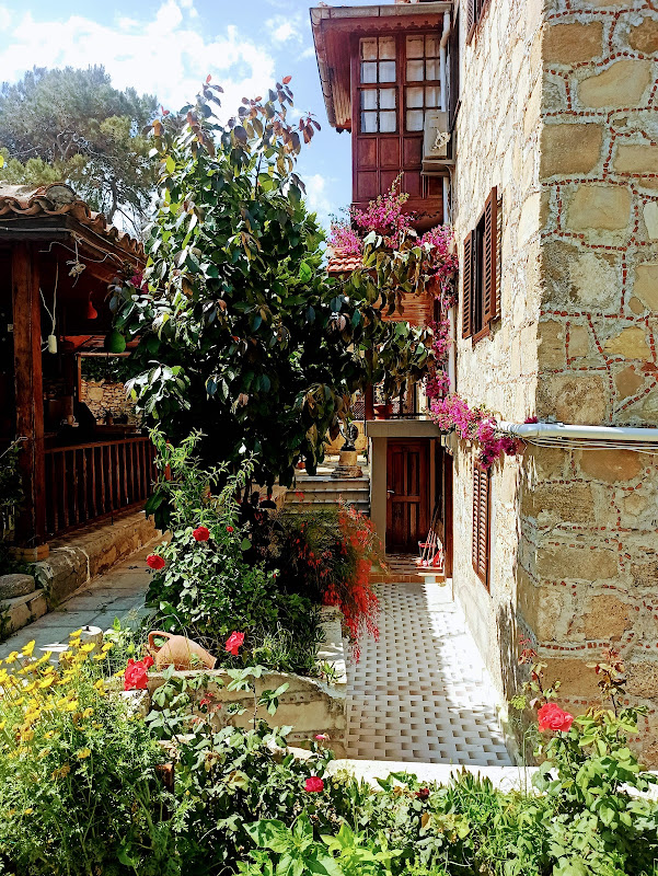 Taş Motel