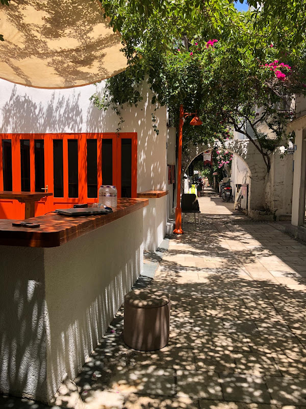The Cranberries Irish Pub & Hostel Bodrum