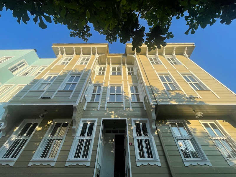 HOME QUALITY HOTEL