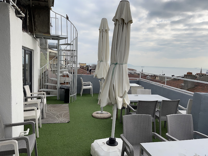 Istanbul Paris Hotel & Hostel