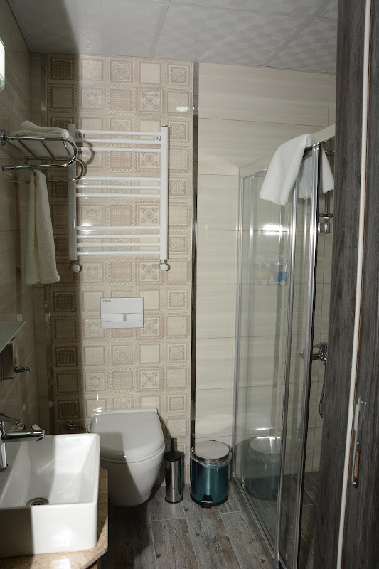 Ada Hotel