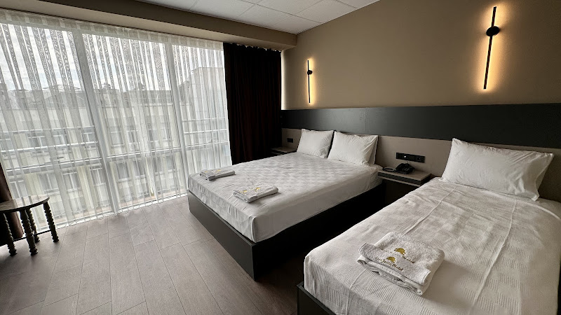 Esse Joven Hotel
