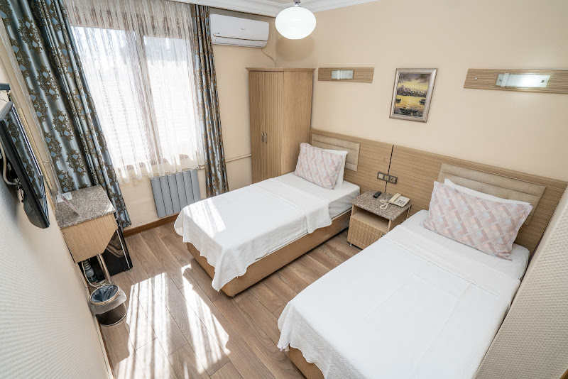 Grand Reis Hotel