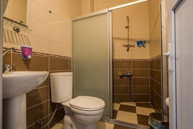 ErenleR HoTeL & HosTeL