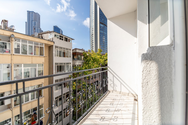 Hexa Suites Hotel