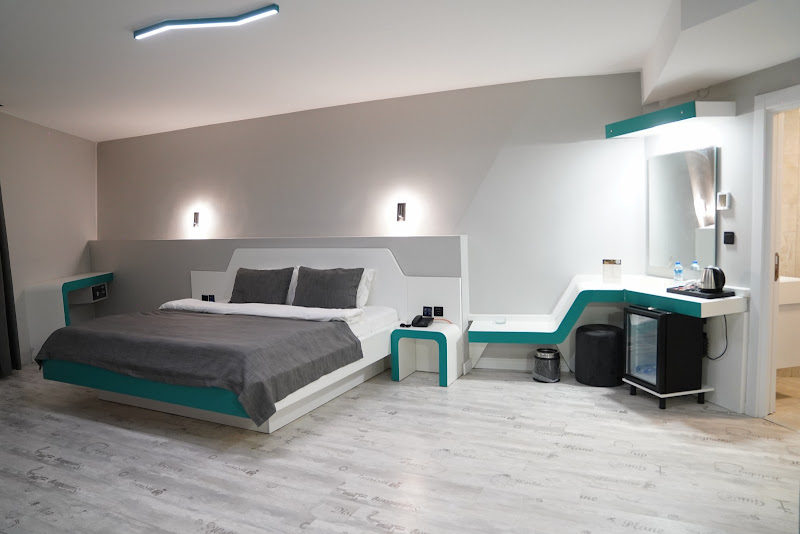 Midis Otel