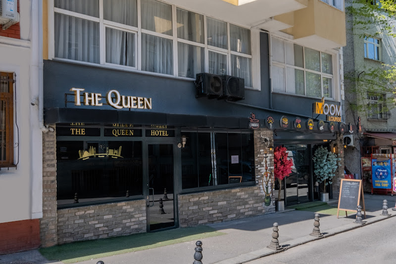 THE QUEEN HOTEL