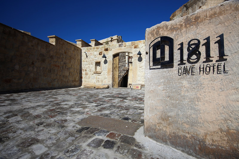 1811 Cave Hotel