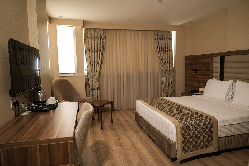 HOTEL ADANAVA
