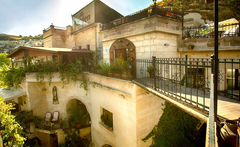 Hidden Cave Hotel
