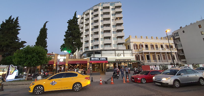 Hotel Akol