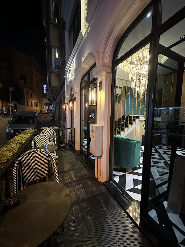 Marlon Hotel