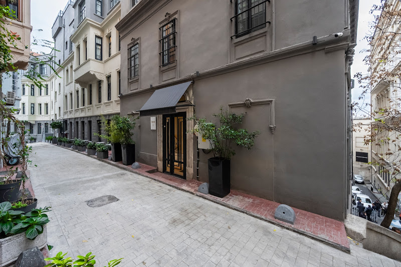 DeCamondo Residences
