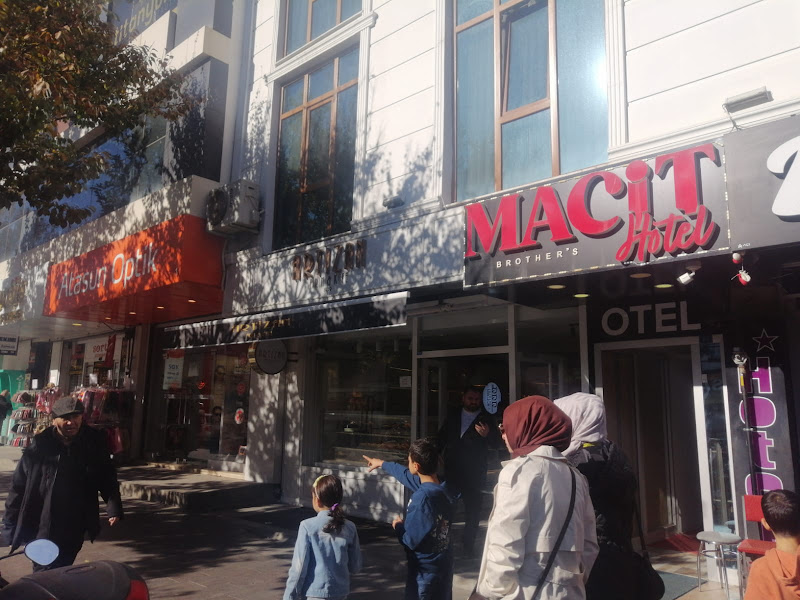 Macit Hotel