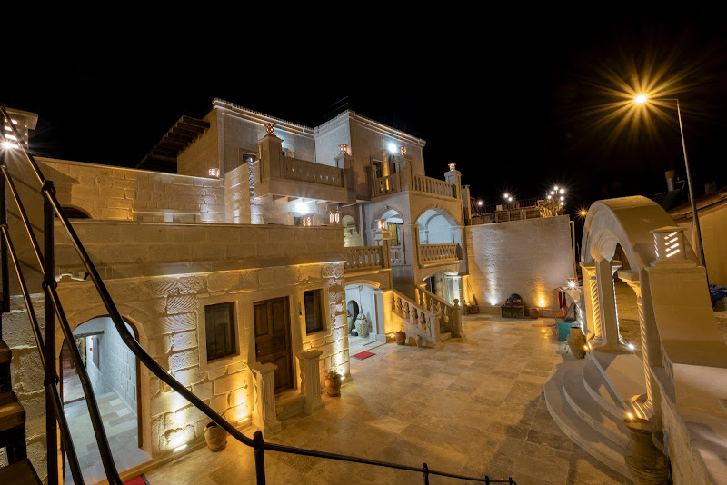 Underground Cave Suites Hotel