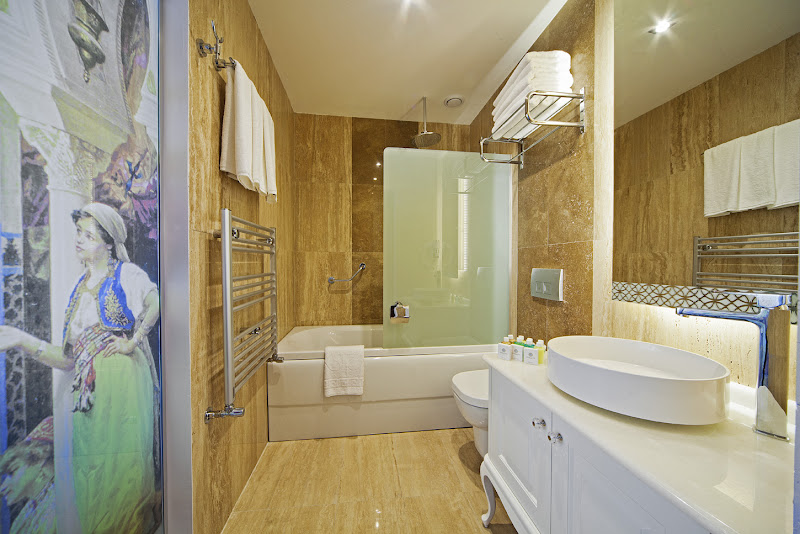 Azade Premier Hotel