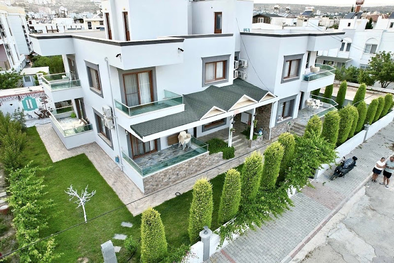Deep Vacation Homes