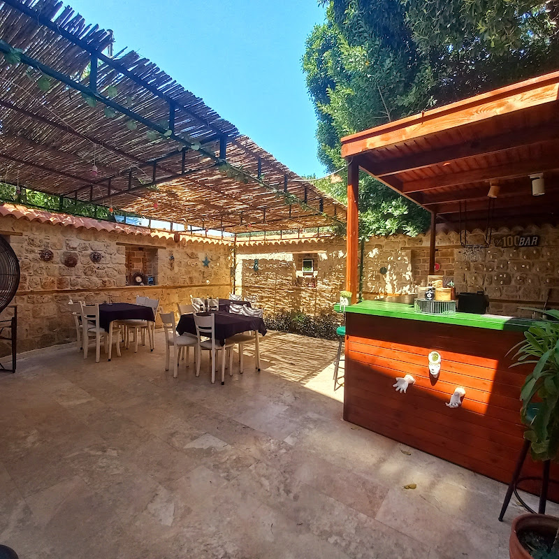 Meltown Hotel & Lounge