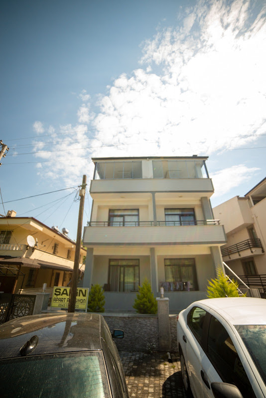 Şahin Apart