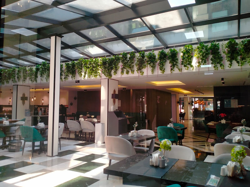 Emen's Hotel